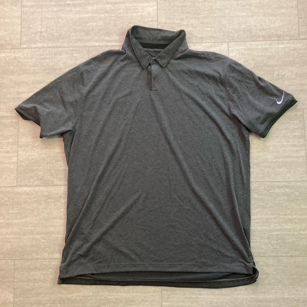 Men’s Nike golf polo size XL. Great condition.